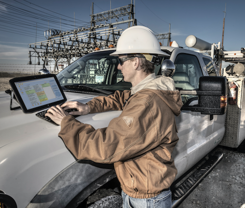 Content Dam Up En Articles 2017 10 Internet Of Things Is Here Are Your Field Workers Equipped With The Right Technology Leftcolumn Article Thumbnailimage File