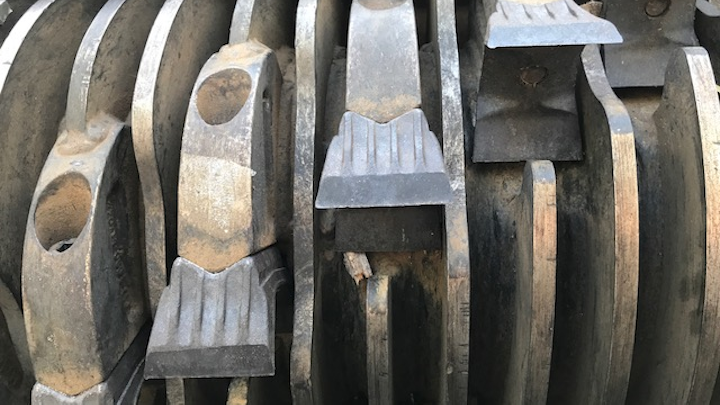 Content Dam Up En Articles 2017 10 Line Maintenance Mulching Knife Ensures Proper Cutting Angles Leftcolumn Article Thumbnailimage File