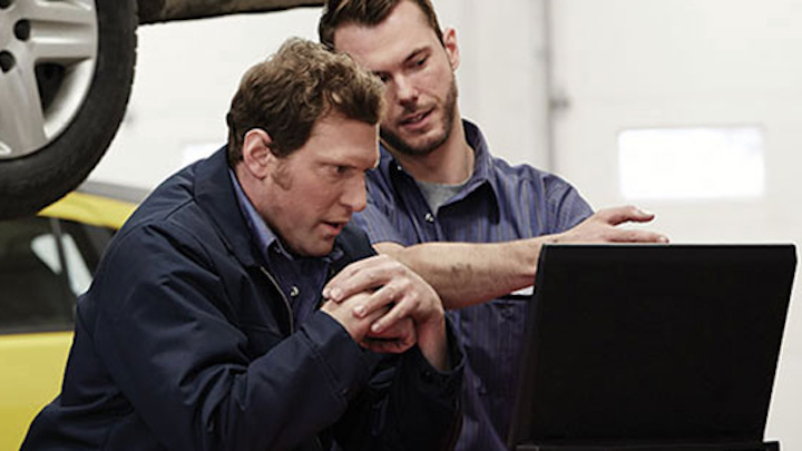 Content Dam Up En Articles 2018 04 Fleet Maintenance Safety Reminder For Truck Technicians Leftcolumn Article Thumbnailimage File