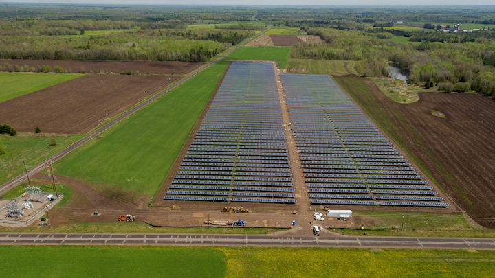 Content Dam Up En Articles Elp Archives 2017 08 Cms Owned Solar Farm Begins Operations In Wisconsin Leftcolumn Article Thumbnailimage File