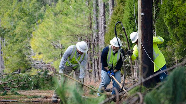 Content Dam Up En Articles Elp Archives 2017 09 Wednesday Update Utilities Restore Thousands Post Irma But Many Await Leftcolumn Article Thumbnailimage File