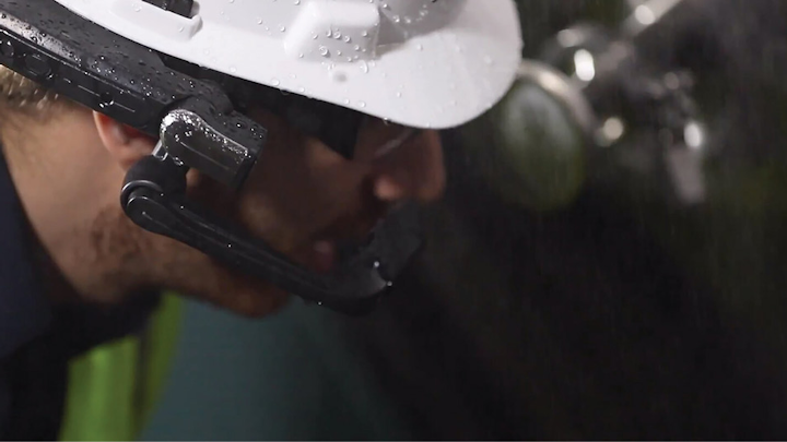 RealWear HMT-1 can respond to voice commands with 98 percent accuracy ­even when ambient noise reaches 95 dB.
